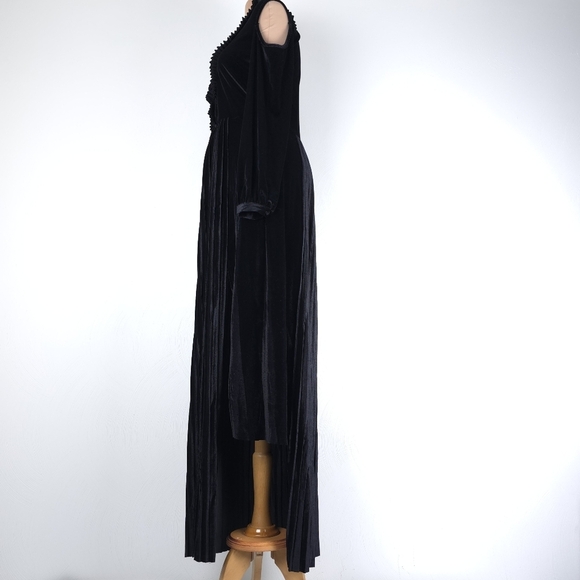 EACH X OTHER Pleated Velvet Cold-shoulder Maxi Dress In Black S - Picture 2 of 14